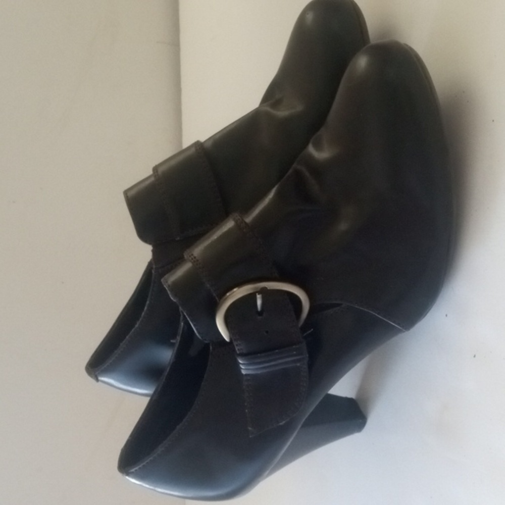 Women's Bass Dark Brown Ankle Boots Size 8 1/2M